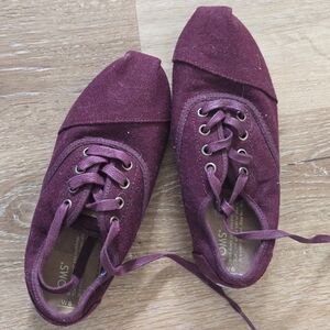TOMS Women's Burgundy Lace-Up Shoes